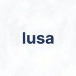 Logotipo de IUSA, marca de conductores eléctricos distribuida por MAXX ELECTRIC.